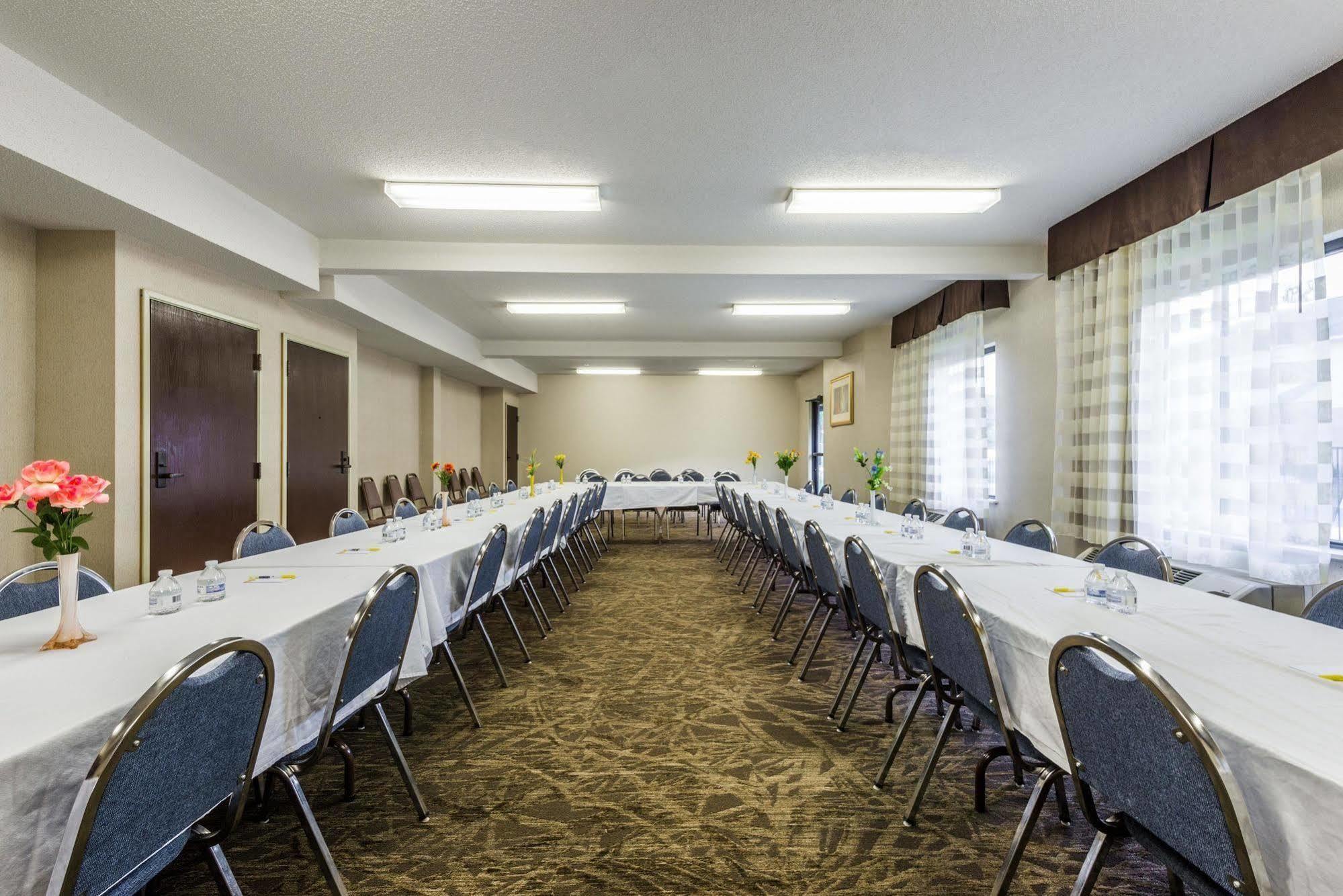 Days Inn By Wyndham Yadkinville Buitenkant foto